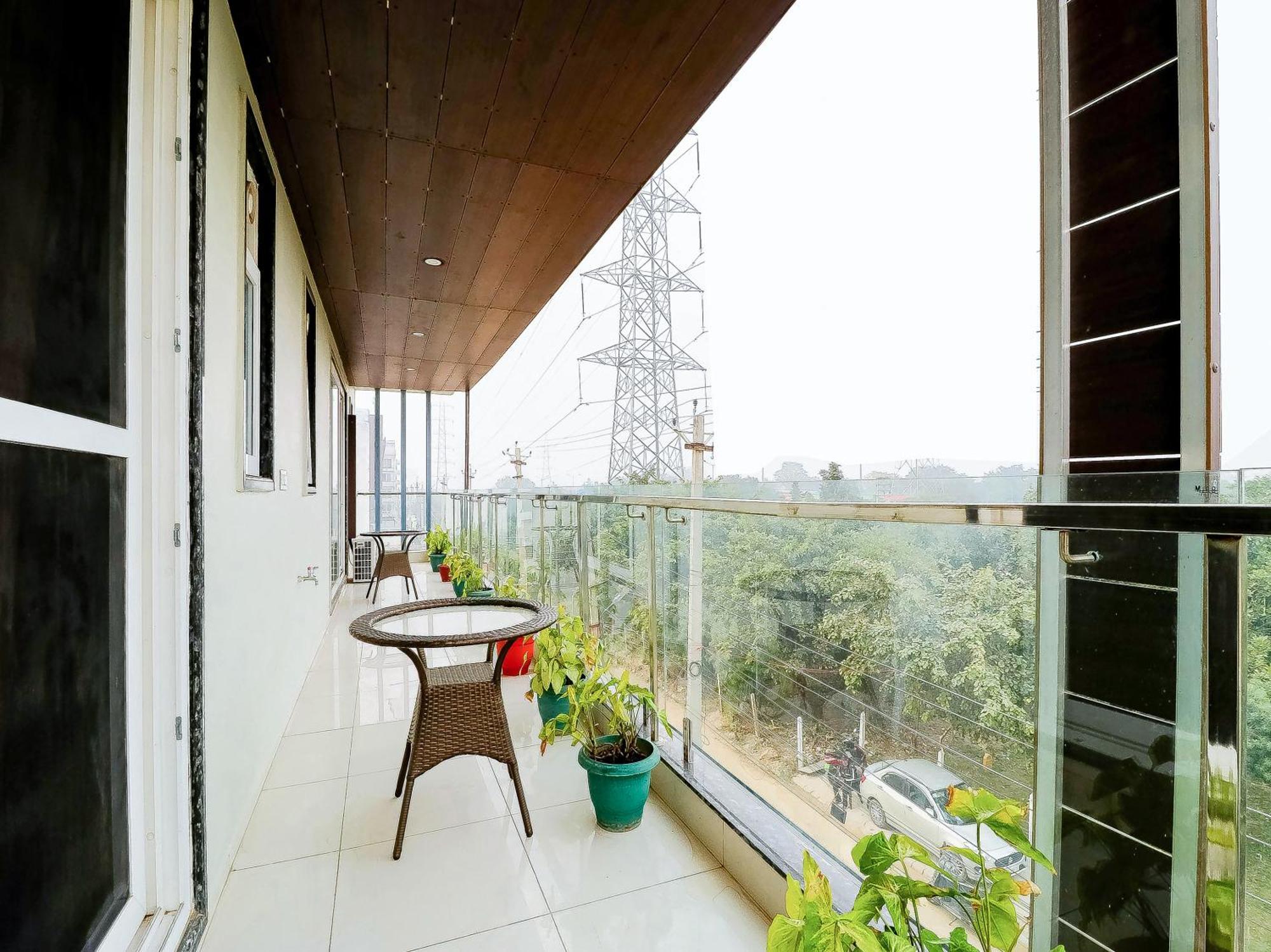 Treebo Rejoice 52 - 3Km From Huda City Metro Station Badshahpur Exteriér fotografie